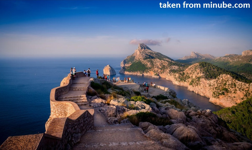 Pollensa . cabo formentor . el mirador de colomer